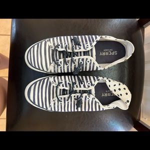 Sperrys size 9